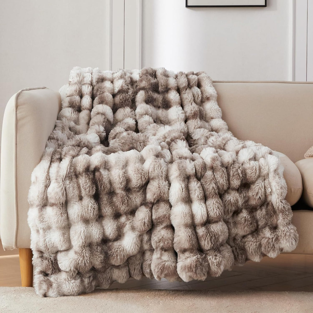 ```text 🐰 Cozy Rabbit Plush Throw Blanket – Soft Flannel Fleece Blanket for Bed, Sofa & Kids' Room 🧸✨ ```