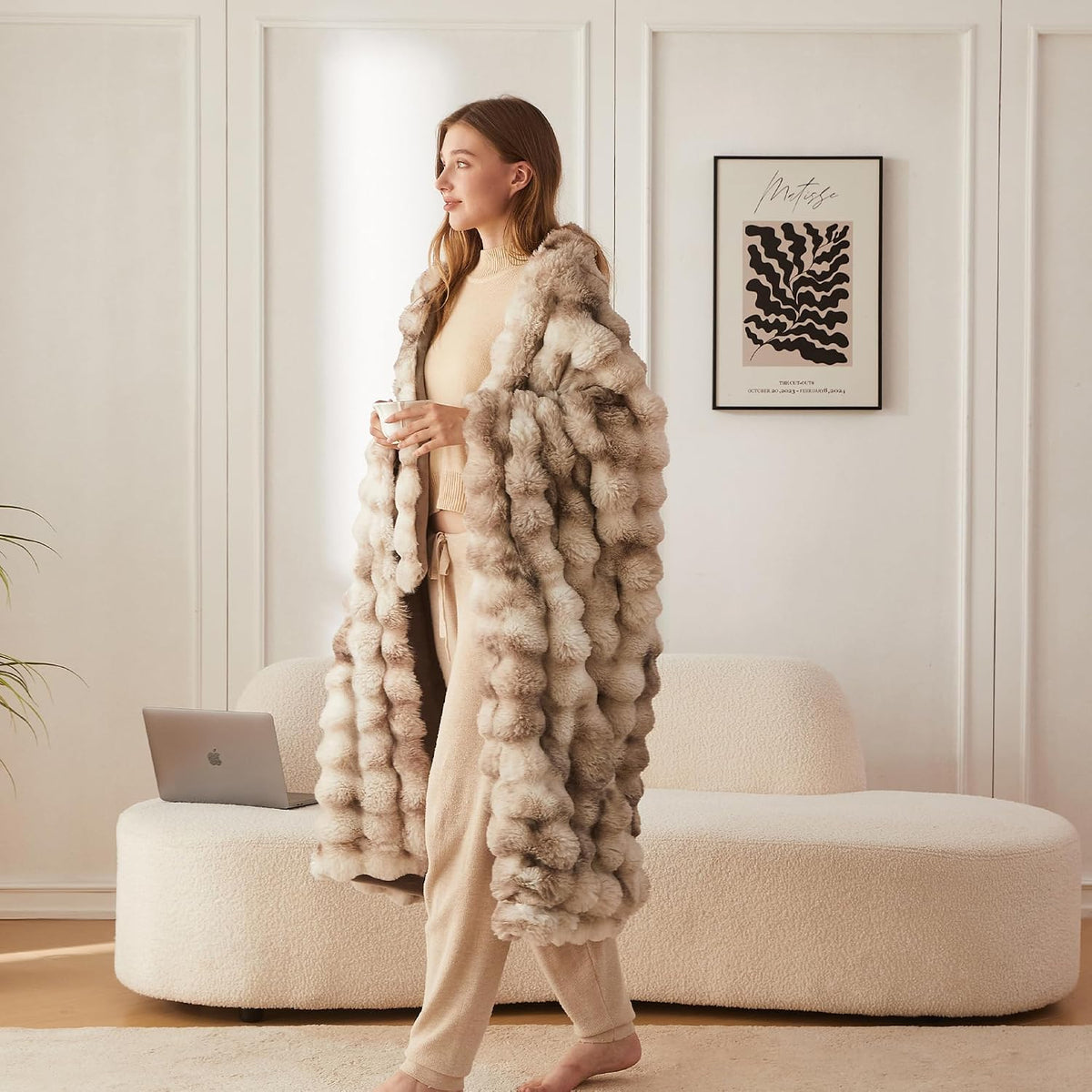 ```text 🐰 Cozy Rabbit Plush Throw Blanket – Soft Flannel Fleece Blanket for Bed, Sofa & Kids' Room 🧸✨ ```